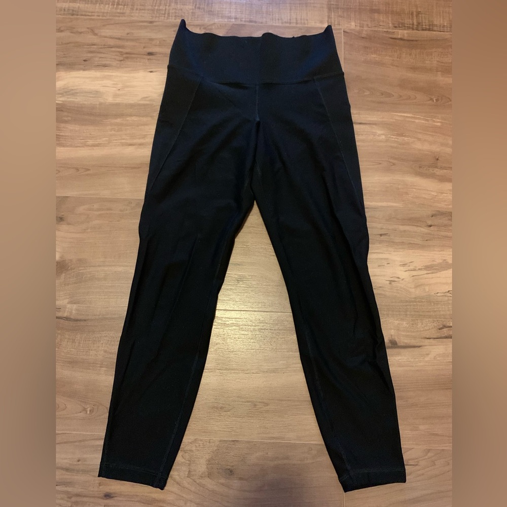 women’s OLD NAVY elevate (powerpress) leggings in black!